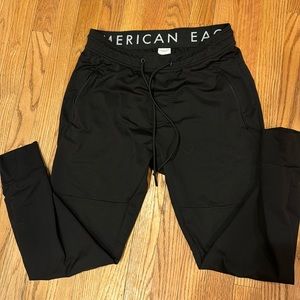 Men’s American Eagle black small joggers